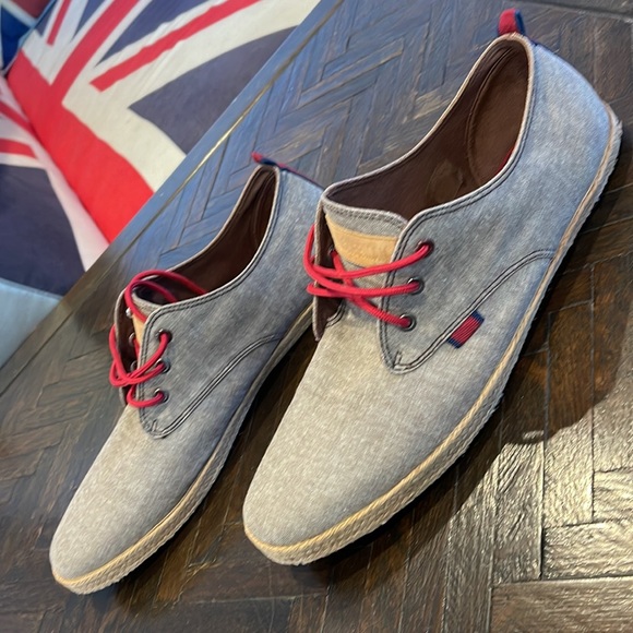 Ben Sherman - cool tan/grey lace-ups with red laces - lightly worn - Picture 2 of 12